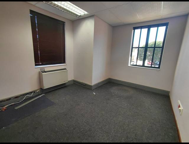 174M² OFFICE TO LET IN BRYANSTON